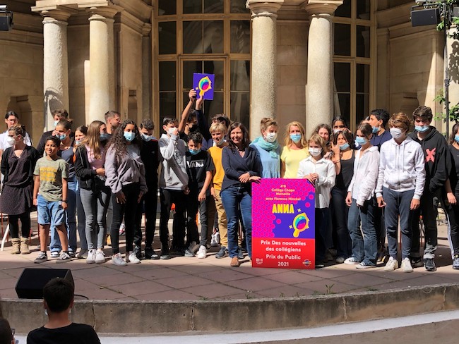 Photo de la remise du Prix des Nouvelles des Collégiens. 