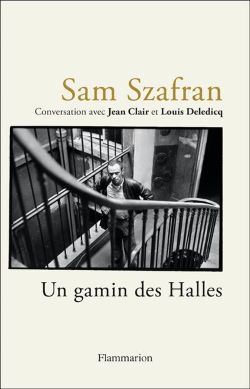 Couverture du livre avec photo noir et blanc de l'auteur dans un escalier