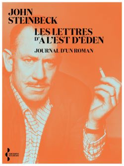 Couverture orangée du livre avec portrait de John Steinbeck en filigrane.