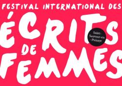 Affiche du festival : intitulé du festival écrit en blanc sur fond rose