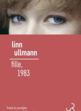 Couverture rouge pâle du livre "Fille, 1983" avec photo montrant les yeux de l'autrice